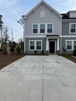 451 Dinkins Dr in Lexington, SC - Building Photo