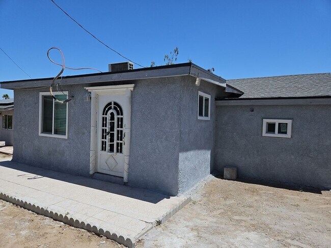 1181 W 8th Pl, Unit 1181 W 8th Pl #B in Yuma, AZ - Building Photo - Building Photo