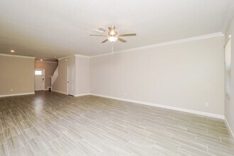 2173 Cerulean Sky Dr in Lutz, FL - Foto de edificio - Building Photo