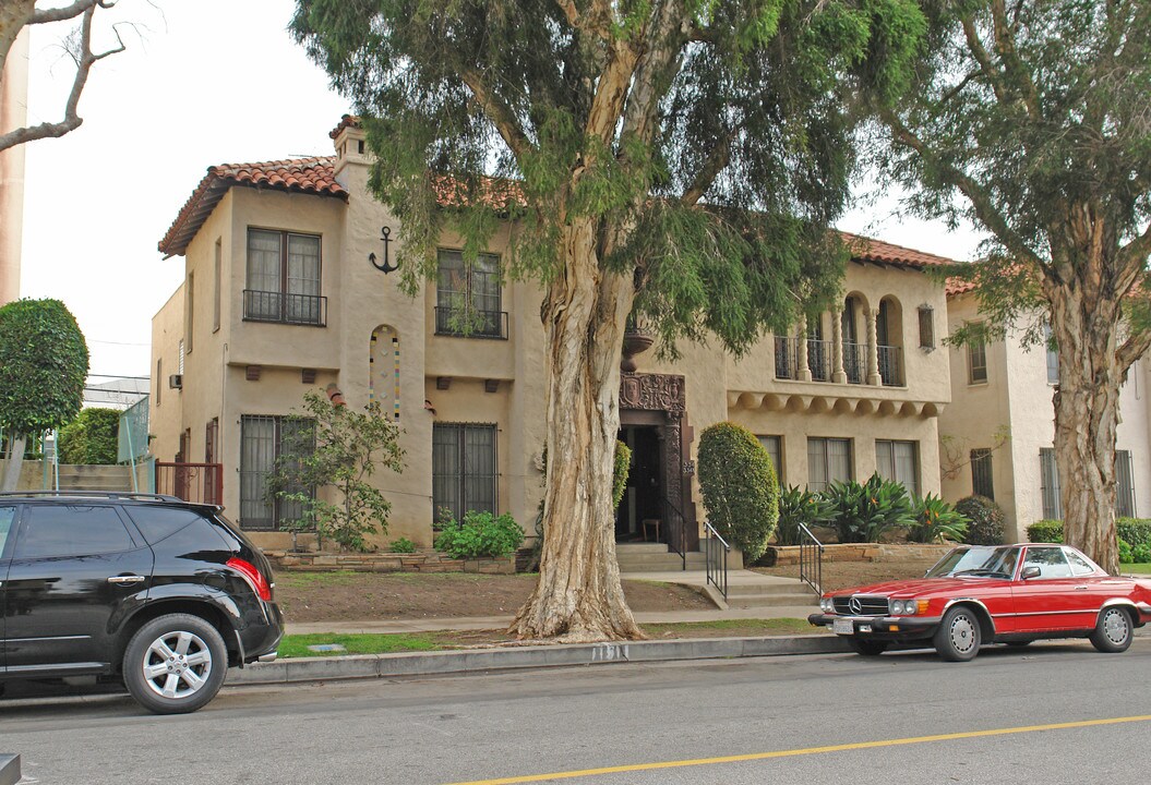 330 S Detroit St in Los Angeles, CA - Foto de edificio