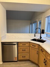 27533 Calinda in Mission Viejo, CA - Foto de edificio - Building Photo