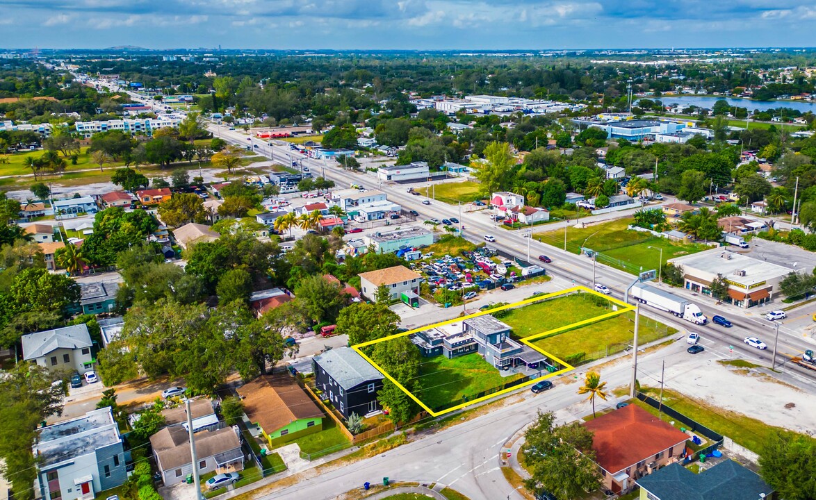 810 NW 79th st in Miami, FL - Building Photo