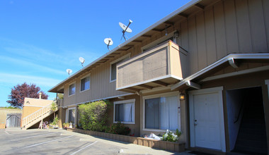 Alamo Creek Luxury Apartment Homes in Vacaville, CA - Building Photo - Building Photo