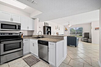 4570 Ocean Beach Blvd in Cocoa Beach, FL - Building Photo - Building Photo