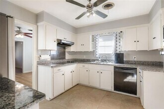 1511 Monaco Dr in Slidell, LA - Foto de edificio - Building Photo
