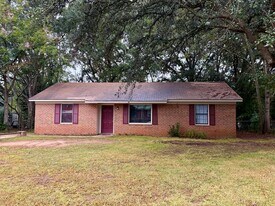 2725 Yorktown Ave in Albany, GA - Building Photo