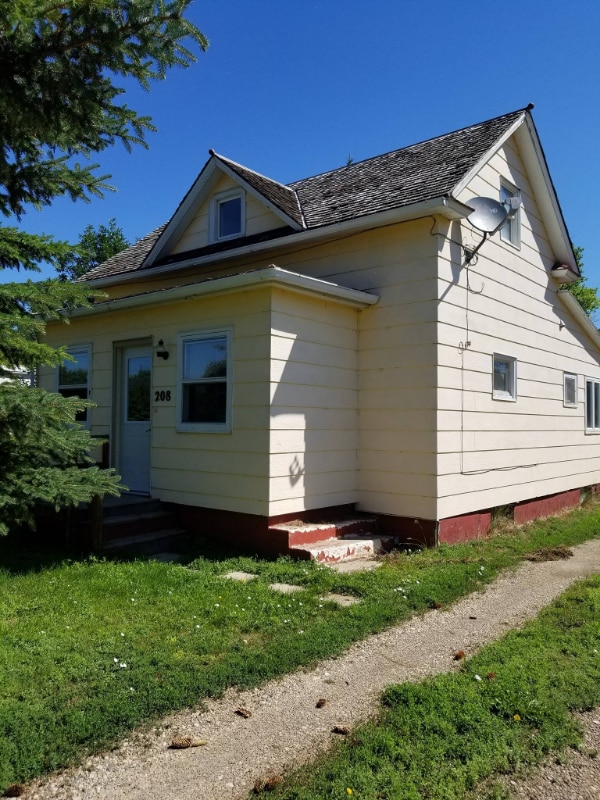 property at 208 4th Ave W