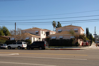 7036 Woodley Ave in Los Angeles, CA - Building Photo - Building Photo