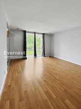 613 Hillsboro Rd, Unit APT B27 in Franklin, TN - Foto de edificio - Building Photo