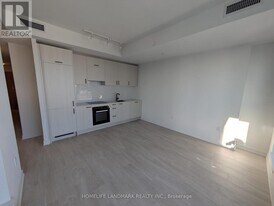 1 Quarrington Lane in North York, ON - Building Photo