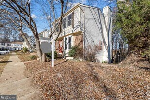 15023 Oak Crest Ct in Montclair, VA - Building Photo