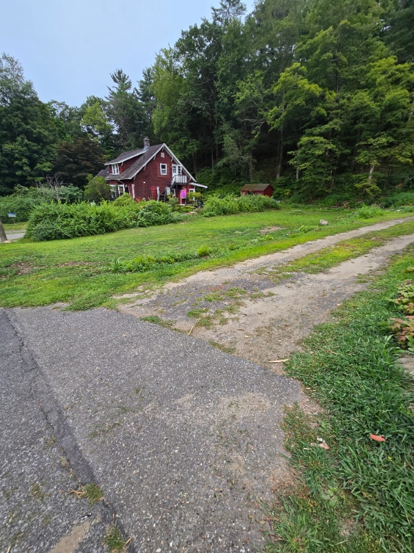 76 E Litchfield Rd S in Litchfield, CT - Foto de edificio - Building Photo