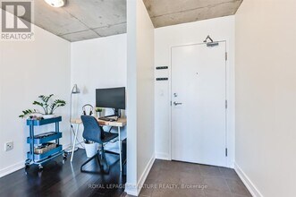 11 Brunel Ct in Toronto, ON - Building Photo - Building Photo