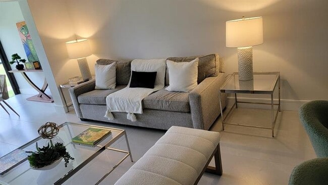 9319 Pecky Cypress Ln in Boca Raton, FL - Building Photo - Building Photo