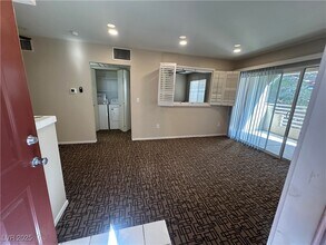 1908 High Valley Ct in Las Vegas, NV - Building Photo - Building Photo