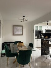 7120 Fairway Dr, Unit L5 in Miami Lakes, FL - Building Photo - Building Photo