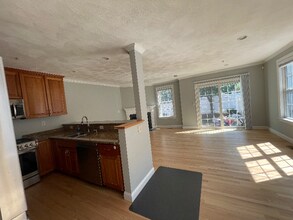 360 Charles St in Malden, MA - Foto de edificio - Building Photo