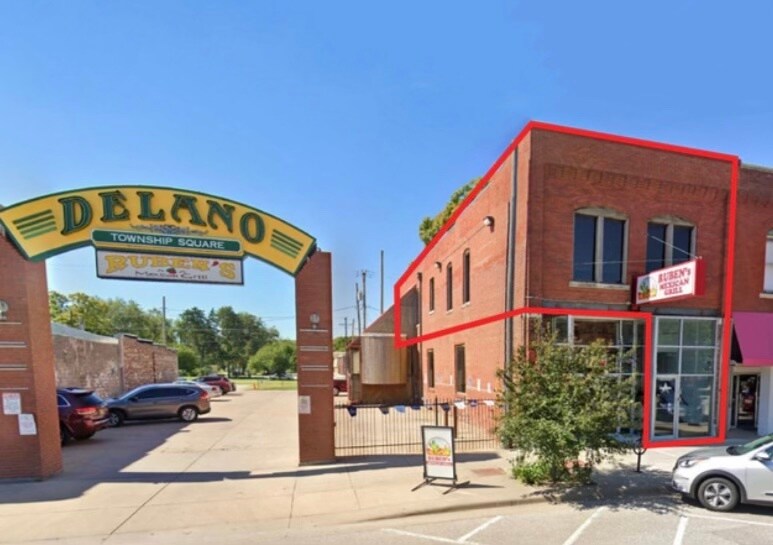 915 1/2 W Douglas Ave in Wichita, KS - Building Photo
