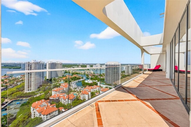 property at 2800 Island Blvd