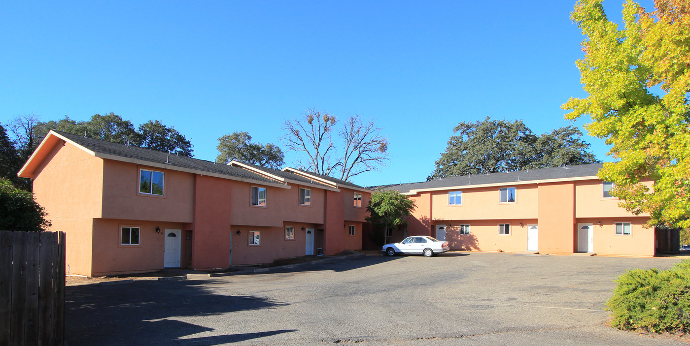 Cimmarron Townhomes in Cameron Park, CA - Building Photo