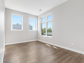 1802 S State St, Unit 407 in Chicago, IL - Building Photo - Building Photo