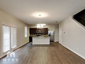 404 Lake Ridge Ln in Fairburn, GA - Building Photo - Building Photo