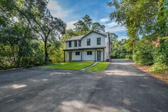 226 E Bradford Rd in Tallahassee, FL - Foto de edificio - Building Photo