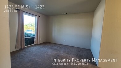 1423 SE M St in Grants Pass, OR - Building Photo - Building Photo