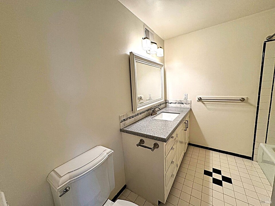 304 3rd St in Sausalito, CA - Building Photo