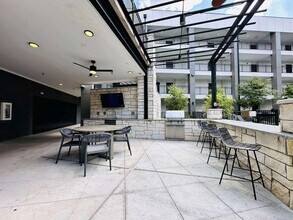 2603 N Fry Rd in Katy, TX - Foto de edificio - Building Photo