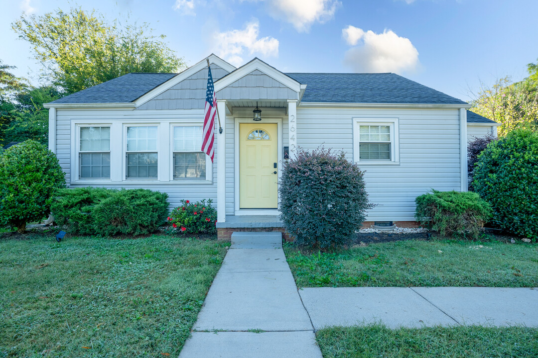 2642 Roslyn Ave in Charlotte, NC - Building Photo