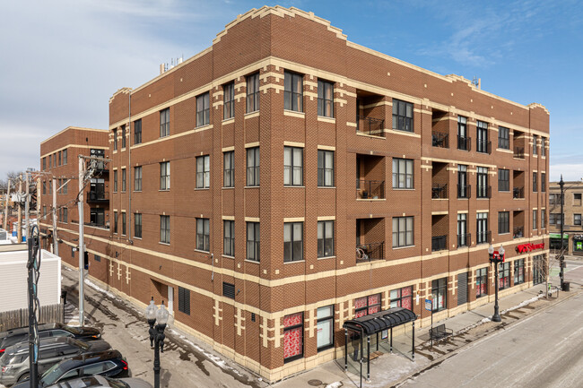4800-4820 N Damen Ave