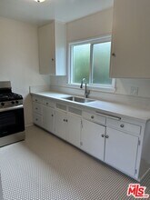 3017 Colorado Ave in Santa Monica, CA - Building Photo - Building Photo