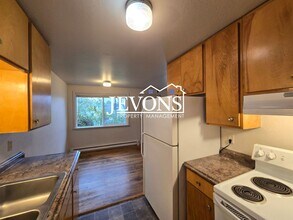 2512-2514 Clinton Way in Yakima, WA - Building Photo - Building Photo