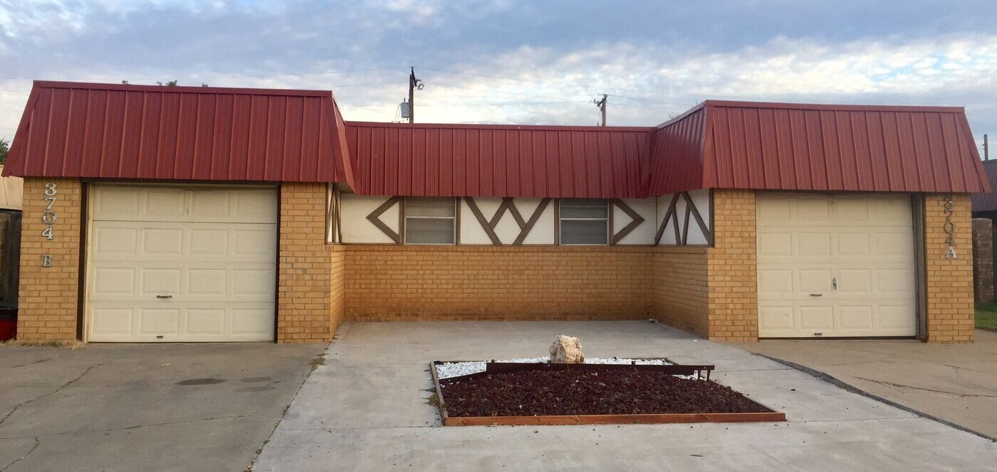 3704 54th St in Lubbock, TX - Building Photo