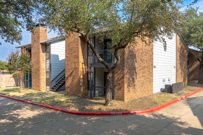 Lakeland Apartments