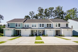 Berkeley Homes in Moncks Corner, SC - Foto de edificio - Building Photo