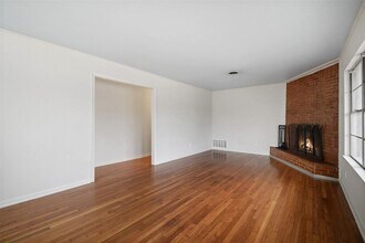 904 Neans Dr in Austin, TX - Building Photo - Building Photo