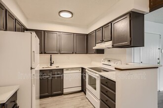 11923 E Harvard Ave in Aurora, CO - Foto de edificio - Building Photo