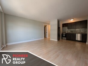 433 W Wellington Ave, Unit 5H in Chicago, IL - Building Photo - Building Photo