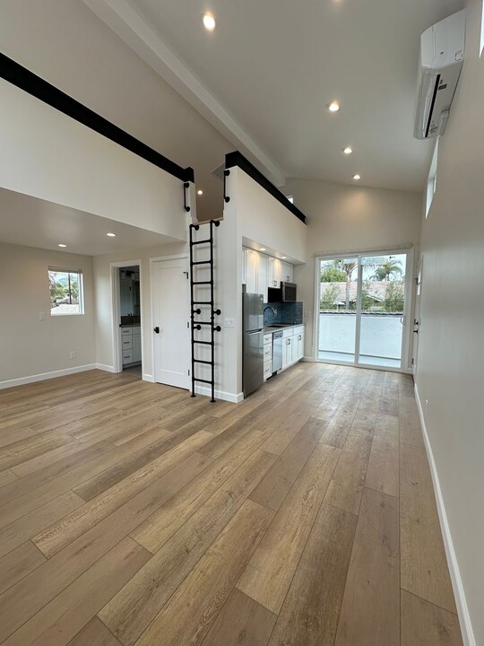 1193 Balour Dr in Encinitas, CA - Building Photo