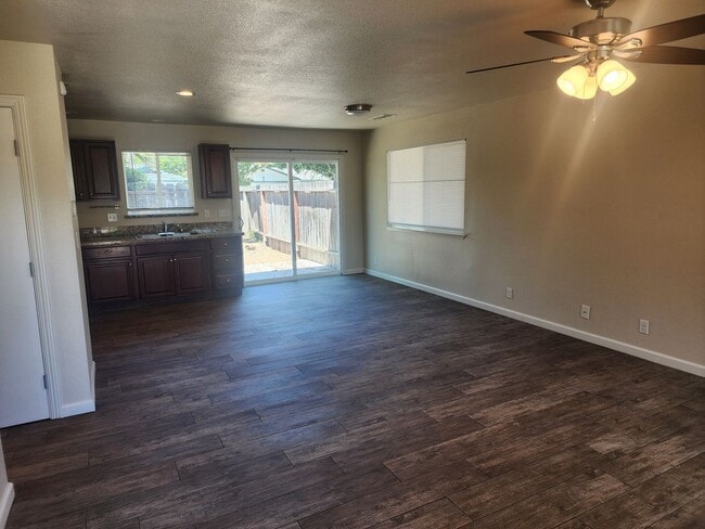 2025 Durango Ln in Modesto, CA - Building Photo - Building Photo