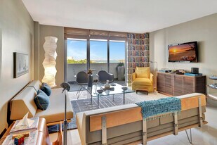 5 Island Ave in Miami Beach, FL - Building Photo