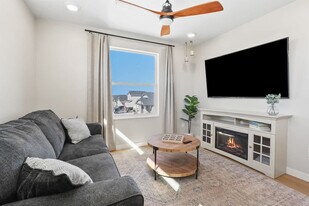 304 Cliff Swallow Ave, Unit ID1460914P in Caldwell, ID - Building Photo