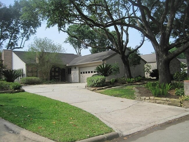 property at 14831 Royal Birkdale St