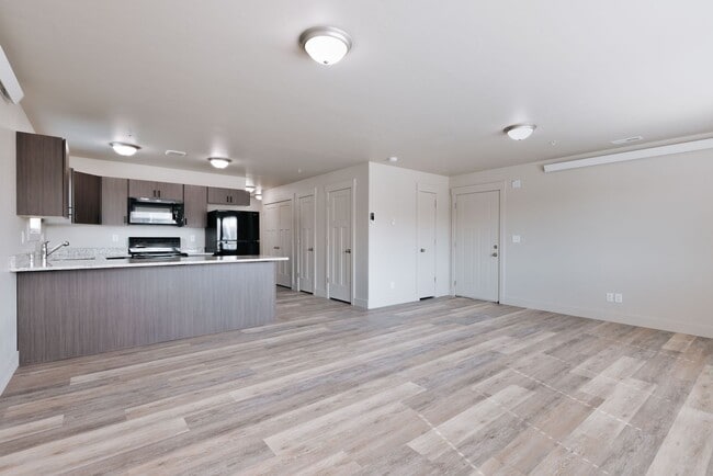 5961 N Silver Fox Rd in Idaho Falls, ID - Building Photo - Building Photo