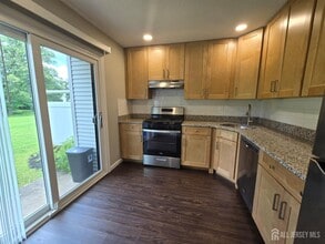 452 Harwick Ct in Piscataway, NJ - Building Photo - Building Photo