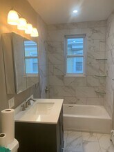 9 Kerwin St, Unit 2 in Boston, MA - Foto de edificio - Building Photo