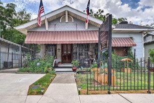 706 E Euclid Ave, Unit La Villa #1 in San Antonio, TX - Building Photo