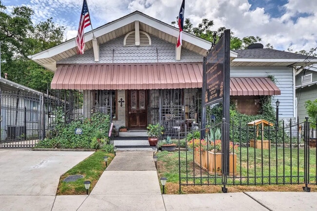 706 E Euclid Ave, Unit La Villa #1, Unit La Villa #1